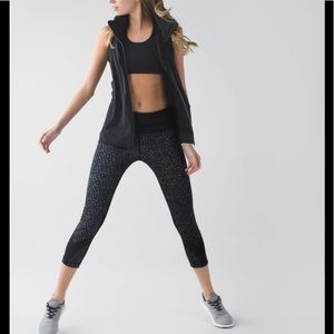 Lululemon Run: Inspire Crop II *Block-It Pocket Heathered Net Pop Black Multi